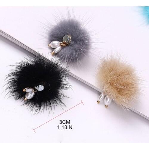 Q1QD 12 Colors Nail Pom Fluffy Plush Ball Detachable Nails Design Art Puff Fur Ball Magnetic 3D Soft Pompon Ball with Pendant