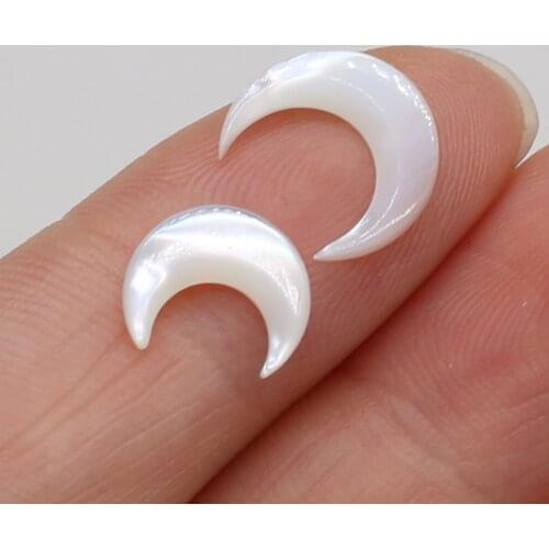 Wholesale 4pcs/bag New Explosion Type Natural Freshwater Moon White Shell Popular Fashion Pendant Beads Crafts DIY Necklace Gift