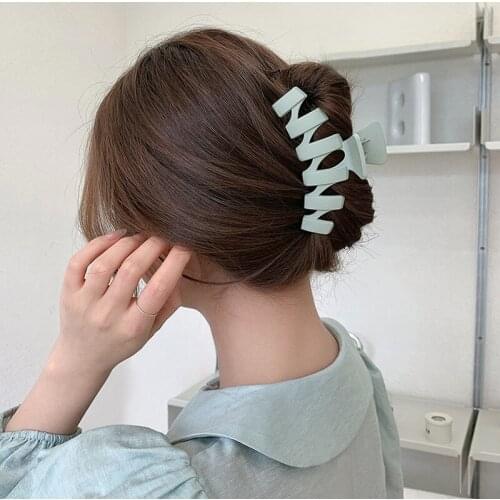 New Solid Large Hair Claws Elegant Geometric Hairpins For Women Girls Korean Style Barrette Plastic Headwear Hair Accessories