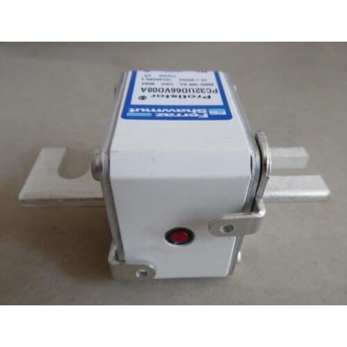 Fuses: PC32UD69V500A 6,9 URD 32 D08A 0500 G300179 / PC32UD69V550A H300180 / PC32UD69V630A J300181 / PC32UD69V700A K300182 aR