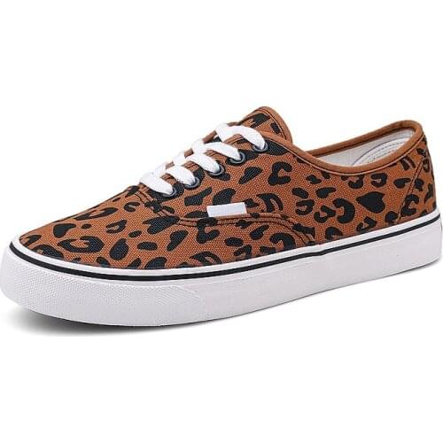 Men Canvas Shoes Classical Casual Skateboard Sneakers Summer Outdoor Graffiti Non-Slip Shoes 2021 New Brand Designer 39-44 Euro