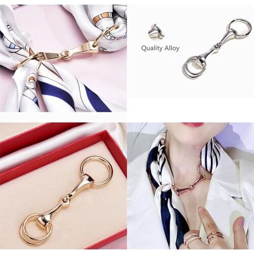 Ornaments Buckle Scarf Retro Vintage Trendy Charming Womens Jewelry Horses Silk Scarf Wedding Brooch Fashion Clips 1PCS