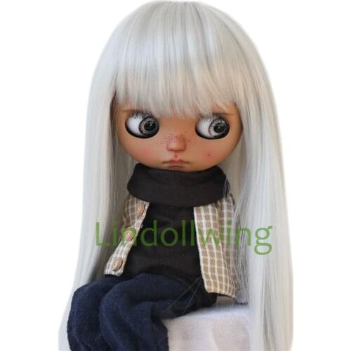 9-10 inch Blyth Wig Long Straight Sliver Hair