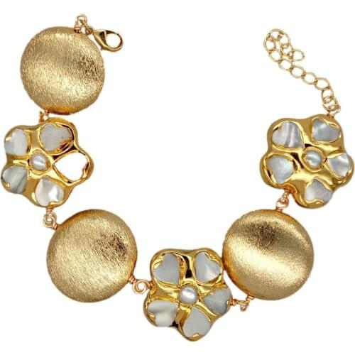 YYGEM 27MM White Sea Shell Flower Gold Plated Brushed Coin Bead Bracelet 8"