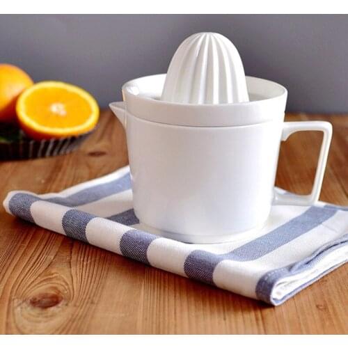 Ceramic manual two-in-one juicer mug simple pure white easy to clean manual juicer fresh fruit squeezer