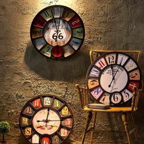 American creative round digital wall clock retro nostalgia Bar Cafe corridor hanging watch simple solid wood home decoration
