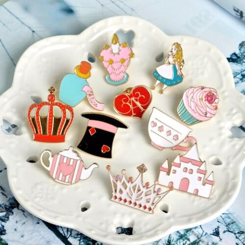 Fairy Tale Enamel Brooch Alices Adventures in Wonderland Denim clothes Pin Button Badge Cartoon Jewelry Gift for Kids Girls
