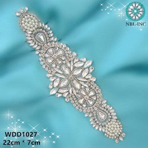 30pcs) Wholesale hand beaded wedding pearl crystal rhinestone appliques sewing iron on for wedding dress WDD1027