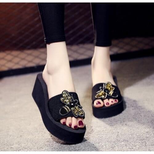 Summer Korean Version Of Bee Sequin Slippers Female Slope With Non-Slip Handmade Rhinestone Sandals Cute Age-Educing Beach Shoes
