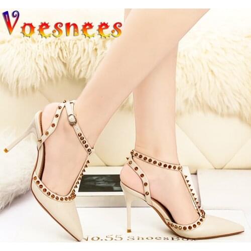 2021 Walk Show Fashion Pointed Summer Womens Shoes T-Tied Thin High Heels Sexy Nightclub Rivet Patent Leather Party Sandals