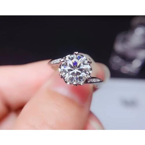 Moissanite fire colour super beautiful, D VVS Latest design 925 sterling silver simple style