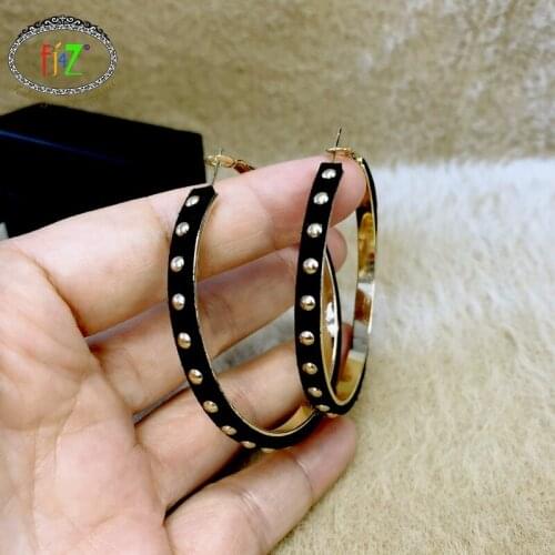 F.J4Z Trend Earrings 2021 Designer Rivets Velvet Top Women Party Earring Lady Stars T-Show Jewelry Ear Hoops Dropship