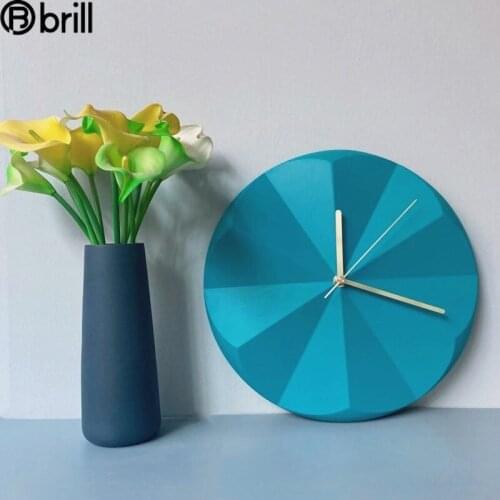 Nordic Special Shape Wall Clocks Art Decor Fashion Simple Wall Clock Modern Design Creative Living Room Japan Home Decoration