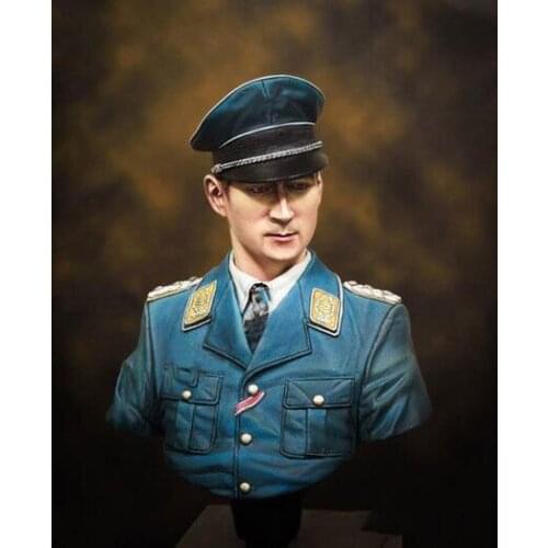 New Unassembled 1/10 winter man commander bust 1/10 figure Resin Kit DIY Toys Unpainted kits