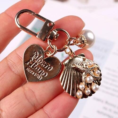 Fashion Heart Shell Keychain Creative Cute Metal Keyring Imitation Pearl Airpods Backpack Pendant Keyfob for Women Couples