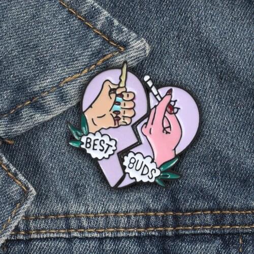 Girl Favorite Cute Heart Type Finger Brooch Enamel Pins Badge Lapel Pin Coat Badge Fashion Couple Jewelry Women Men Gifts