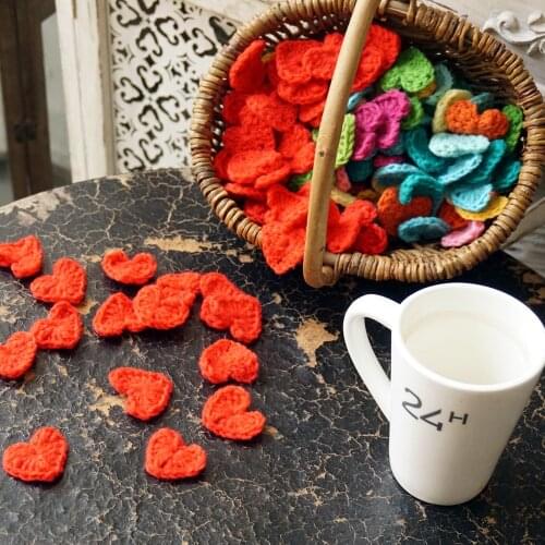 100pic Colorful Acryli Crochet Hearts Applique Clothes Appeal DIY Pad Accessory Handmade Knitted Clothing Patch Girls Headwear