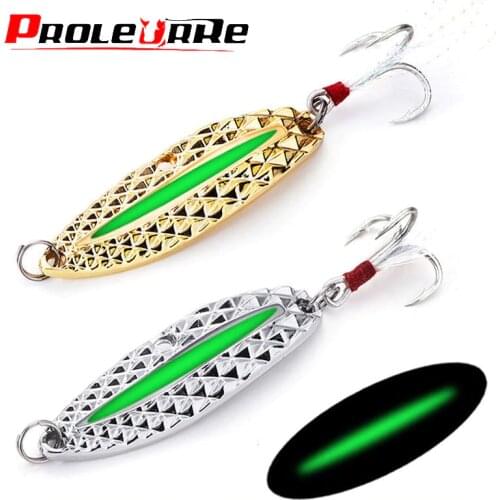 Metal Luminous Spinner Spoon Fishing Lures 7g 10g 15g Night Tackle Sequins Bait Noise Paillette With Feather Treble Hook Pesca