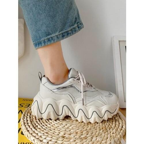 Womens thick-soled sports shoes 2020 autumn new womens sports casual shoes wild Harajuku breathable running shoes