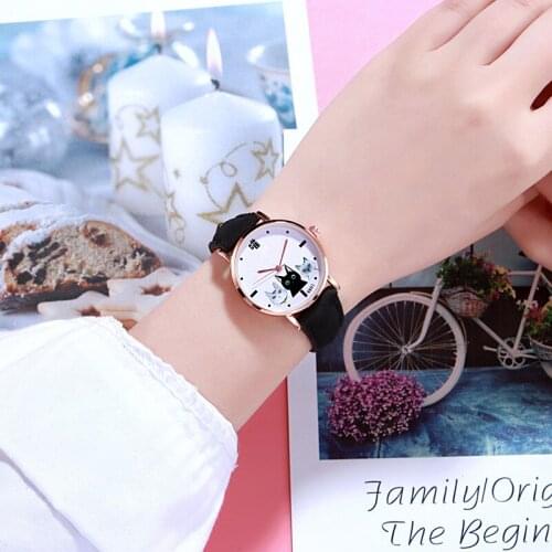 2021New Korean fashion watch simple female small expression companion quartz watch small retro girl girl watches