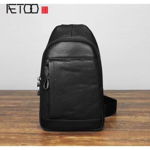 AETOO Mens leather chest bag, top-layer leather fashion messenger bag, casual lightweight multifunctional shoulder bag