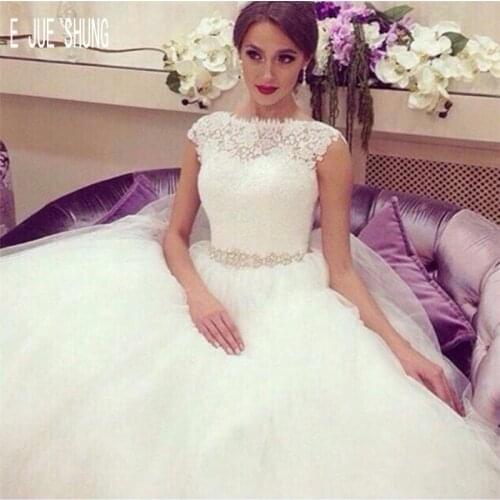 E JUE SHUNG Princess Wedding Dresses Crew Neck Capped Sleeves Crystal Sash Wedding Gowns Vintage Bridal Gown Vestido De Novia