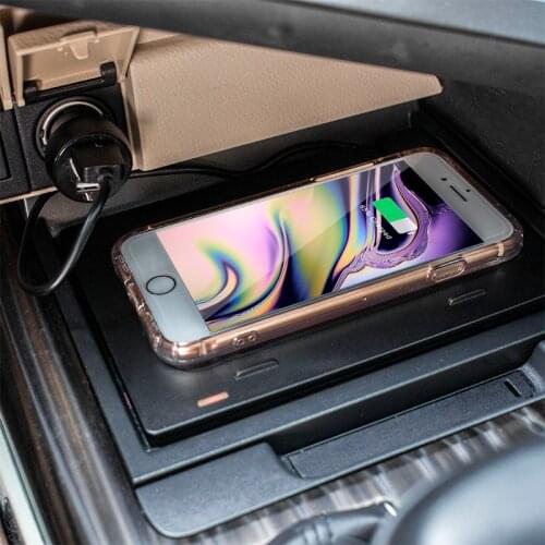 Car Wireless charger Phone Fast Charger Charging Phone Plate Accessories For Toyota Camry 2018 2019 2020 2021