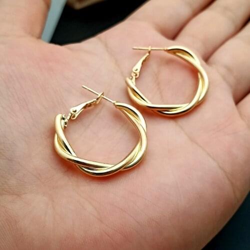 Hot Sale Korean Twisted Earrings C Shape Earrings Women Deformation Geometry Golden Metal Retro Geometric Earrings for Women