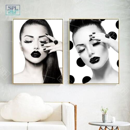 Modern Canvas Art Painting Model Girl Nail Posters and Prints Fashion Vogue Black and White Wall Picture Beauty Salon Decoration