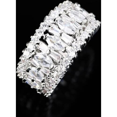 New Fashion Crystal Rings for Women Shiny Cubic Zircon Design Wedding Party Finger Ring Luxury Jewelry Accessories Gift