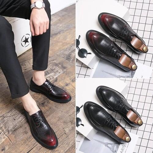 Leather Shoes Men brogue party Shoes Moccasins Patent Leather loaders Shoes slip on black red fashion men wedding shoes