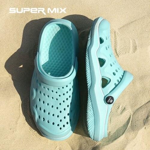 2021 New women Sandals Hole Shoes Men Beach Shoes Light Sandals Home Slippers Outdoor Summer Wading Sneaker Leisure Shoes