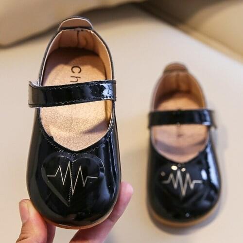 Girls Leather Shoes For Party Wedding Little Kids Dress Flats Heart Shape Buckle Children Leather Shoes PU Patent Leather Soft