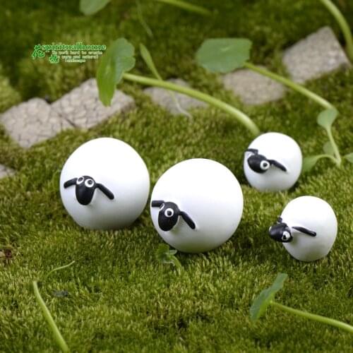 4pcs White Sheep Moss Micro Landscape Ornaments Resin Sheep Craft Ornaments DIY Decorative Miniature Garden