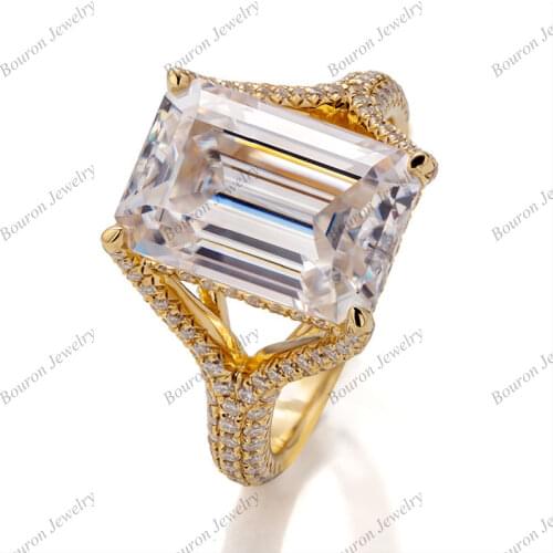 Bouron Jewelry Engagement Ring Center Stone White Color Brilliant Emerald with Trapezoid Moissanite VVS1 Quality Free Engraving