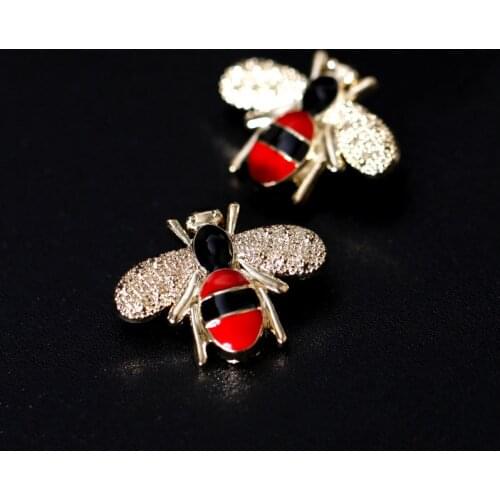 2 PCS Retro Small Bee Insect Enamel Pin Gold Color Brooches Jewelry Luxury Shirt Blouse Collar Pin Women Coat Buckle Accessories