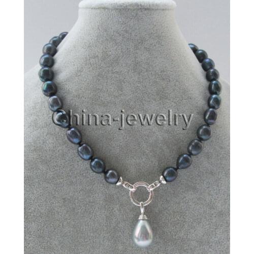 P6723-18" 10-11mm black baroque freshwater pearl necklace + 16mm gray shell pendant