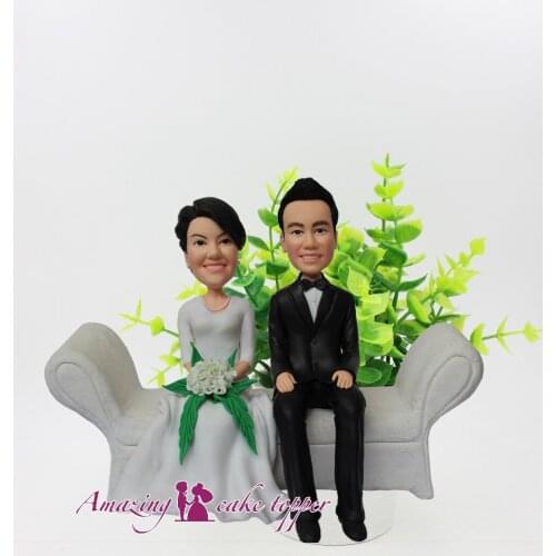 2019 AMAZING CAKE TOPPER Toys Charming smiling couple love Sofa sculpture Groom Gifts Ideas Customized Figurine Valentines Day