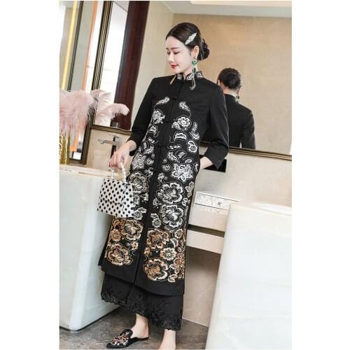 Winter Chinese style original design high-end embroidered Mandarin collar plate buckle long section trench jacket for women