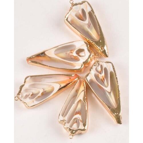 5pcs Natural Gold Plated Trilateral Pattern Sea Shells For DIY Pendant Shell Craft Handmade Home Decor Ornament 20-45mm tr0250x