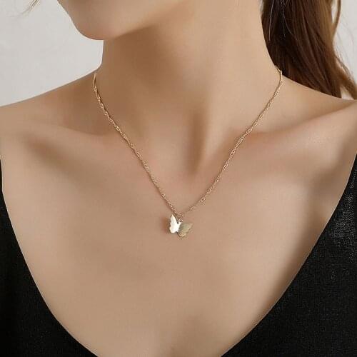 Simple Temperament Cute Alloy Butterfly Pendant Necklace for Women Twisted Chains Geometric Clavicle Necklace Jewelry Kolye