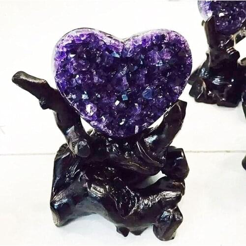 Uruguay heart shaped amethyst cluster. Spirit amethyst heart shaped accessories and Christmas gifts. Wedding decoration