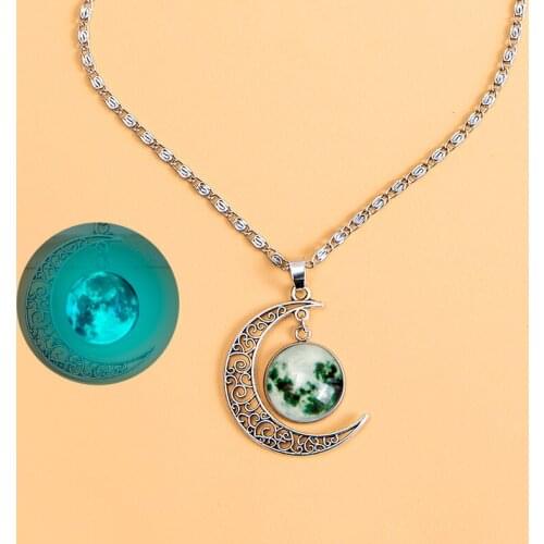 Vintage Galaxy Planet Moon Luminous Necklace Handmade Round Dome Cabochon Pendants Glow In Dark Jewelry Accessories