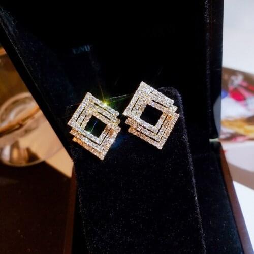 Fashion Stud Earrings vintage Geometric Women jewelry Fashion Simple exquisite Personality Woman earring Trend party accessory
