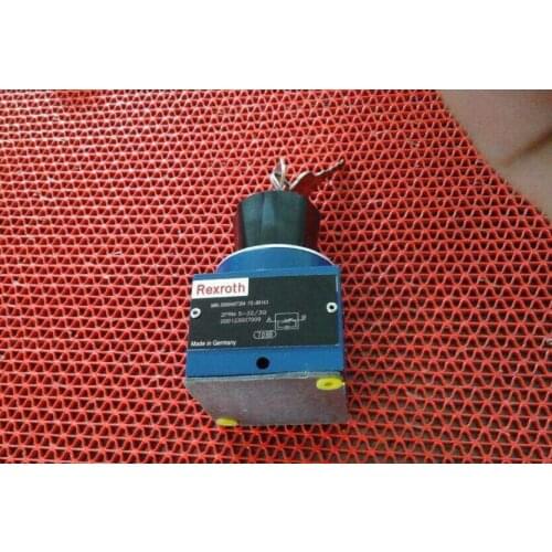New rexroth 2FRM-5-32/3Q valve