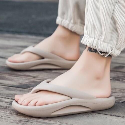 EMOSEWA Soft Bottom Not Easy To Slip Flip Flops Fashion Trend Mens Flip Flops Casual Beach Shoes Large Size 46 Men Sandals