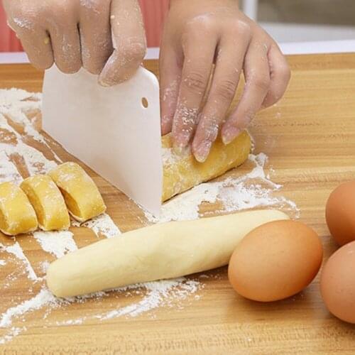 1PC Kitchen Cutter Cake Spatulas Pastry Spatulas Butter Scraper Trapezoidal Scraper Cake Tools Plastic Dough Scraper OK 0953
