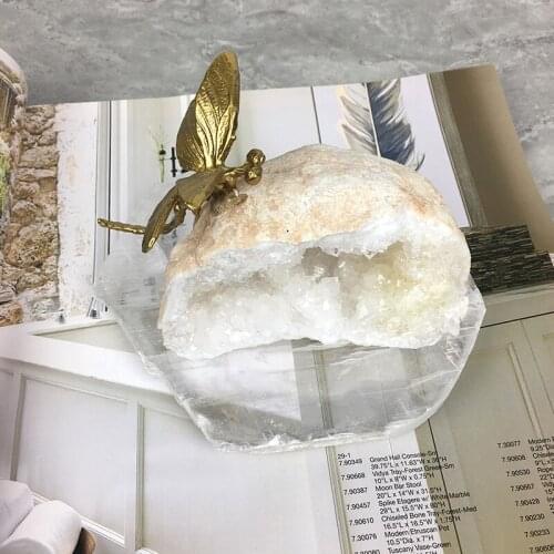 Luxurious Gold Dragonfly Resting On Natural Crystal Stone Sculpture Modern Copper Figurine Crafts Home Decor Accessories Gift