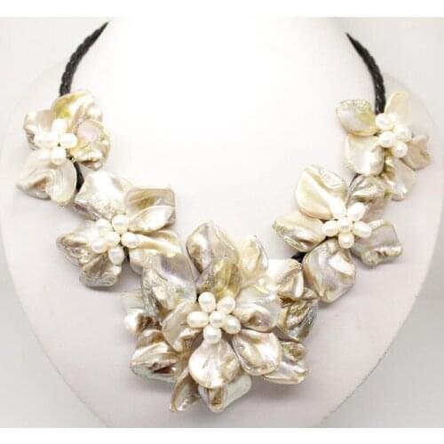 Natural white pearl & white shell pearl 5 flower pendant necklace 18"