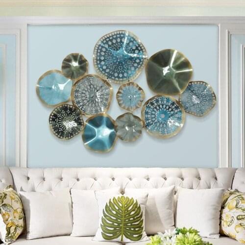 European Creative Wall Hanging Wrought Iron Round Wall Mural Crafts Decor American Rural Wall Blue Flowers Ornament Decoration